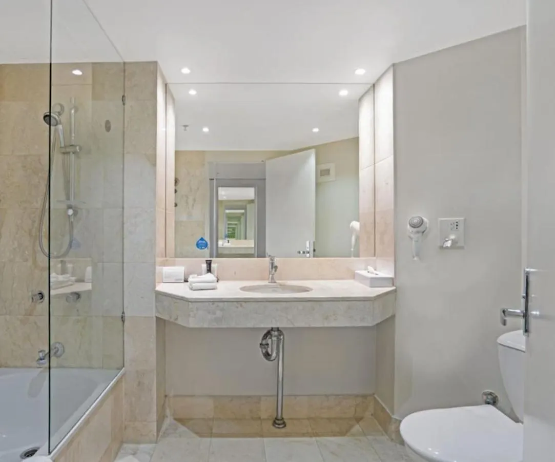 Inn Surfers Paradise Waterfront & City Views Gold Coast